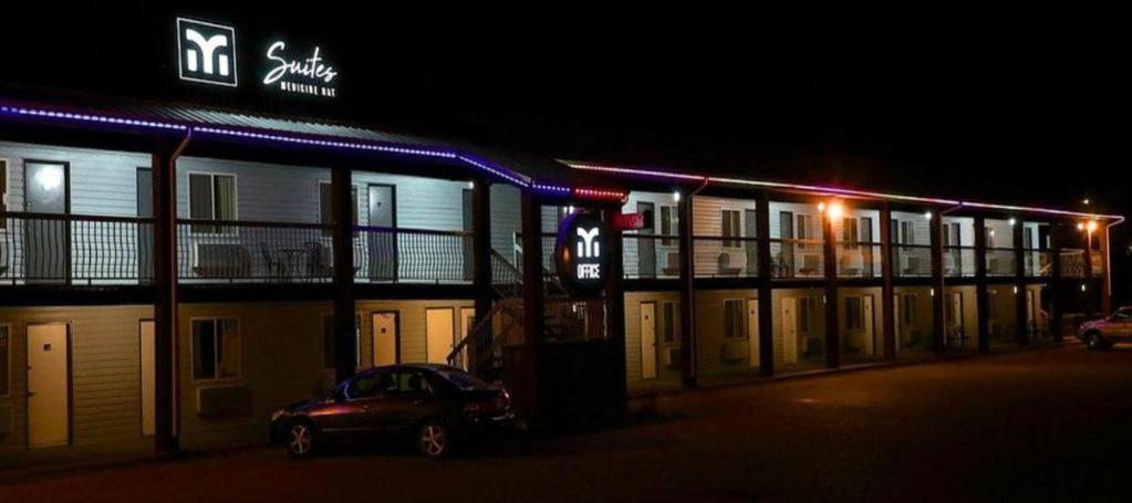 Medicine Hat Inn & Suites Extérieur photo