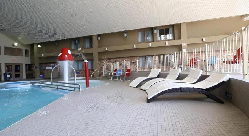 Medicine Hat Inn & Suites Extérieur photo