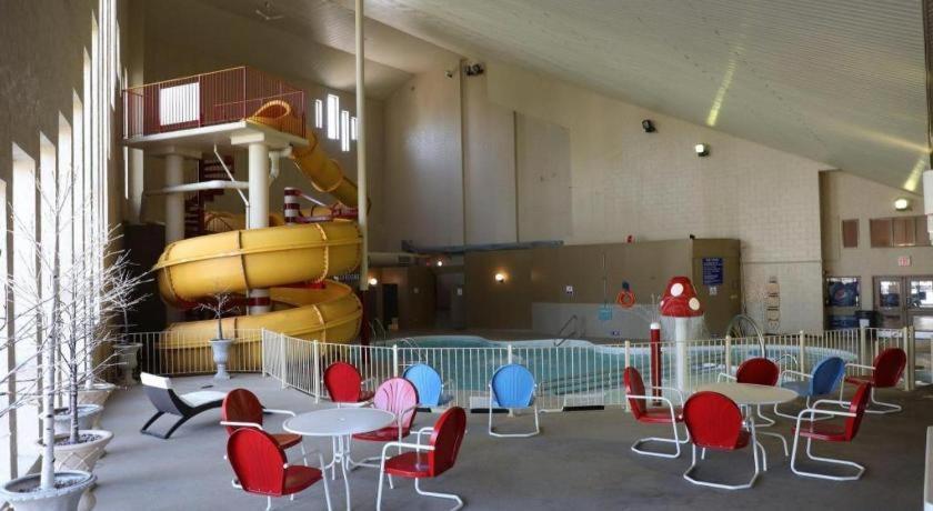 Medicine Hat Inn & Suites Extérieur photo