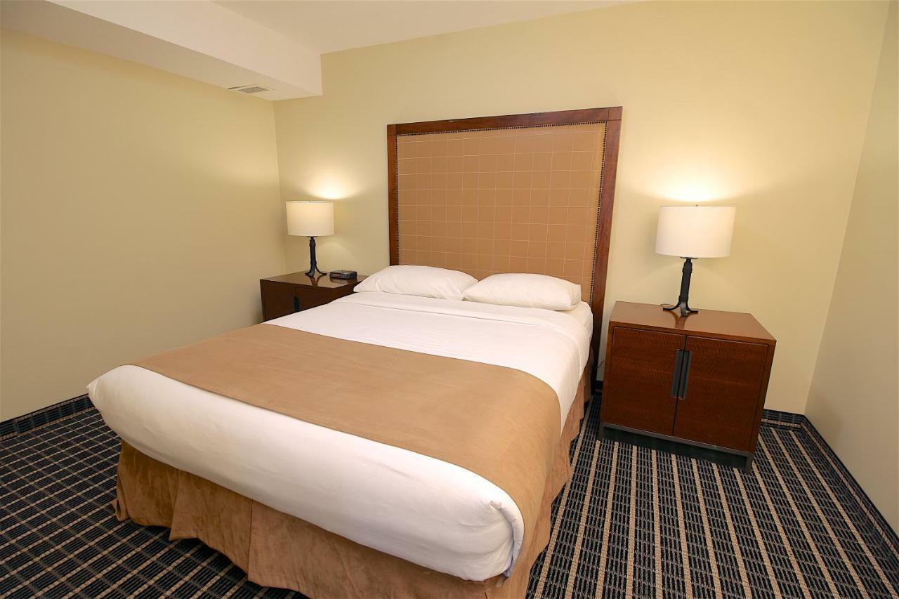 Medicine Hat Inn & Suites Extérieur photo
