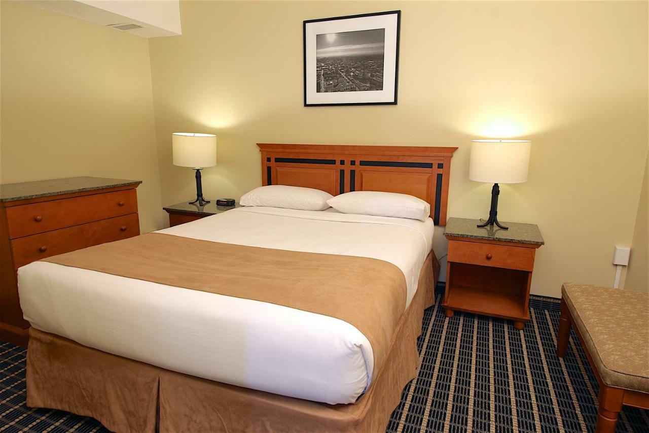 Medicine Hat Inn & Suites Extérieur photo
