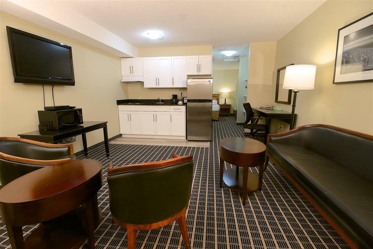 Medicine Hat Inn & Suites Extérieur photo