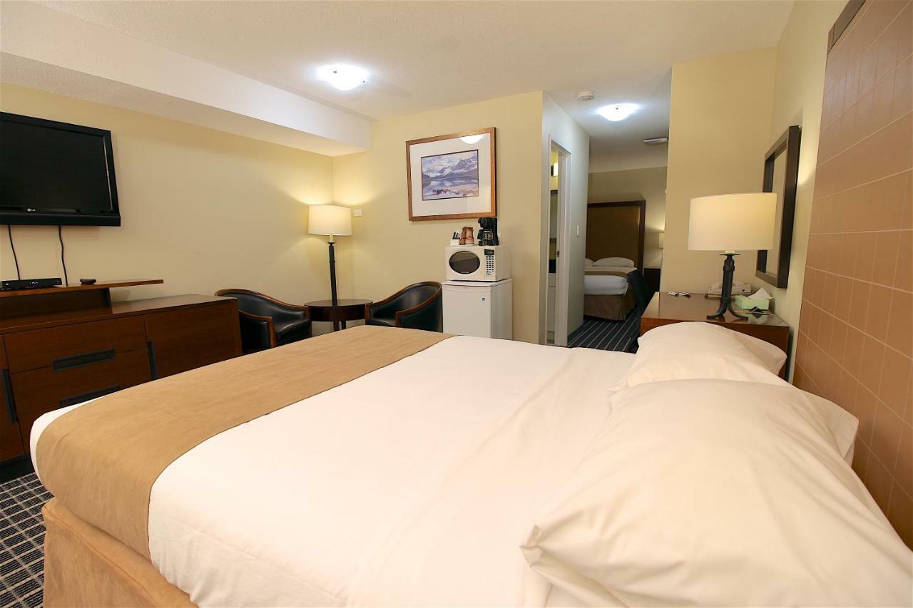 Medicine Hat Inn & Suites Extérieur photo