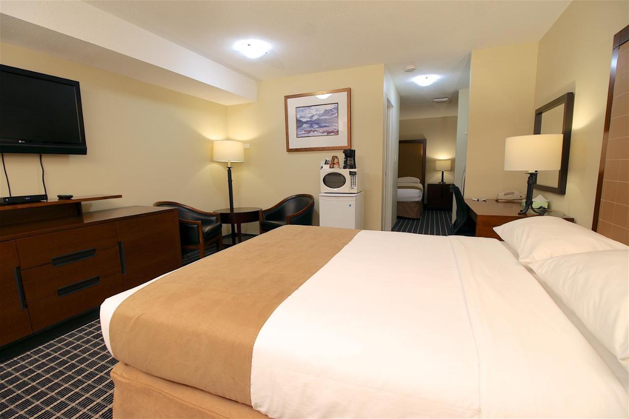 Medicine Hat Inn & Suites Extérieur photo
